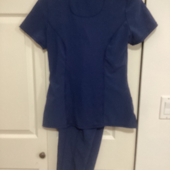 Cherokee Infinity Scrubs - Picture 9 of 12